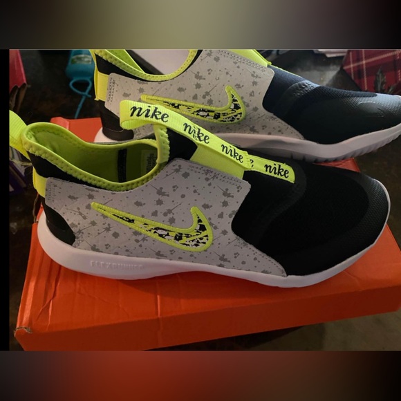 Nike Tennis - Picture 1 of 5